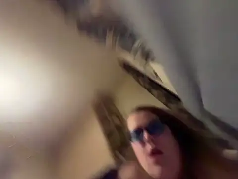 Snapshot of Scarletcum22 chatting on January 7, 2026, 7:22 am Scarletcum22 online show from January 7, 2026, 7:22 am