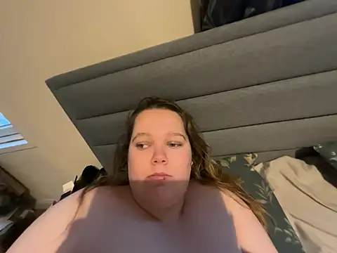 Snapshot of Scarletcum22 chatting on February 15, 2026, 8:13 am Scarletcum22 online show from February 15, 2026, 8:13 am