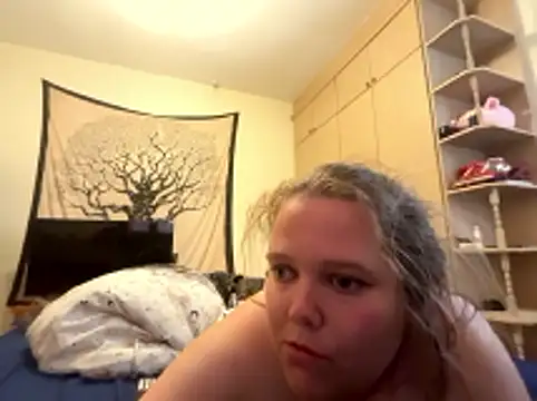 Scarletcum22 online show from May 24, 2026, 1:16 pm