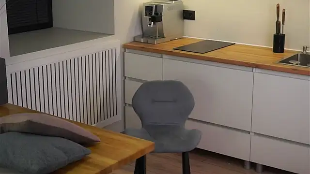 buvei online show from April 19, 2026, 6:10 pm