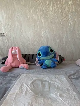 Love  Mom online show from November 3, 2025, 8:48 am