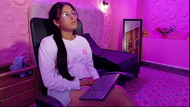 dalya03 online show from October 19, 2025, 2:40 pm