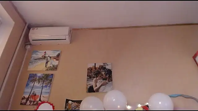 Snapshot of GloriaUpperLove chatting on September 25, 2025, 6:17 am GloriaUpperLove online show from September 25, 2025, 6:17 am