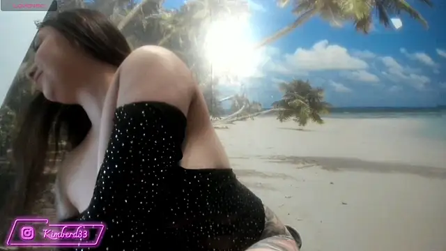 kimberd33 online show from April 18, 2026, 2:10 pm