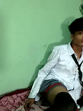 Snapshot of Lilbaby080008 chatting on November 5, 2025, 8:20 pm Lilbaby080008 online show from November 5, 2025, 8:20 pm