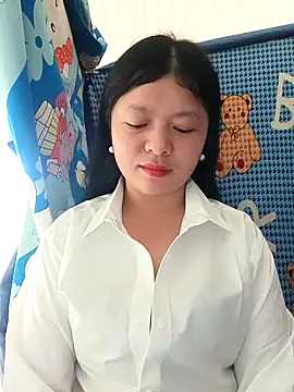 Snapshot of lisa-bae00 chatting on April 9, 2026, 12:32 am lisa-bae00 online show from April 9, 2026, 12:32 am