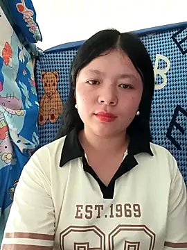 Snapshot of lisa-bae00 chatting on April 13, 2026, 2:28 am lisa-bae00 online show from April 13, 2026, 2:28 am