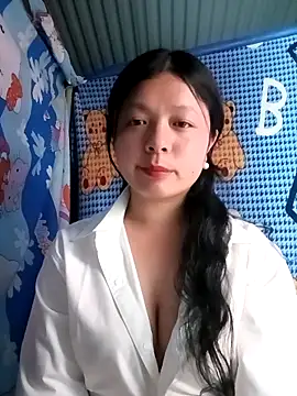 Snapshot of lisa-bae00 chatting on April 13, 2026, 2:44 pm lisa-bae00 online show from April 13, 2026, 2:44 pm