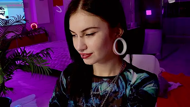 Snapshot of BasslineJunkie chatting on October 22, 2025, 6:07 pm BasslineJunkie online show from October 22, 2025, 6:07 pm