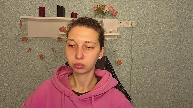 CuteEllii online show from November 21, 2025, 5:06 am