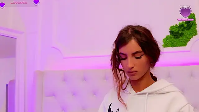 ElisaCharm online show from April 15, 2026, 3:57 am