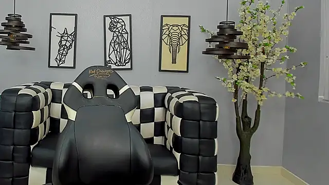 Snapshot of Bianca_Millf chatting on April 12, 2026, 3:55 am Bianca Millf online show from April 12, 2026, 3:55 am