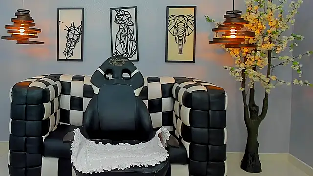 Snapshot of Bianca_Millf chatting on April 13, 2026, 4:07 am Bianca Millf online show from April 13, 2026, 4:07 am