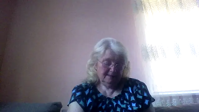 AmyLove353 online show from May 22, 2026, 4:08 am