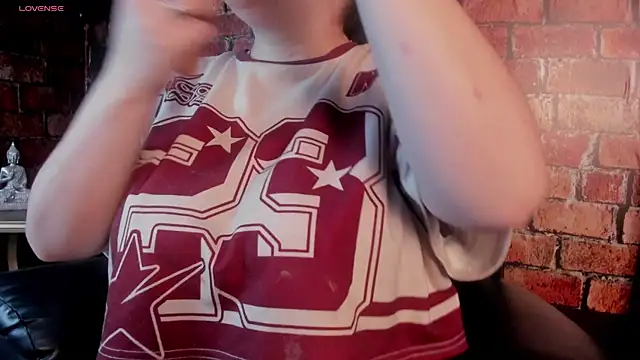 Danna piink  online show from April 11, 2026, 12:20 pm