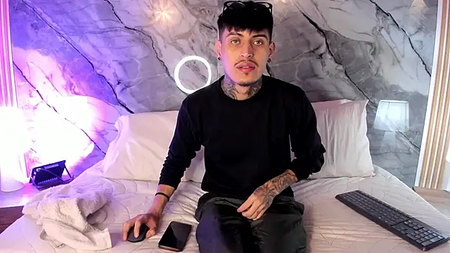 Snapshot of enzorodriguezz chatting on November 6, 2025, 1:01 pm enzorodriguezz online show from November 6, 2025, 1:01 pm