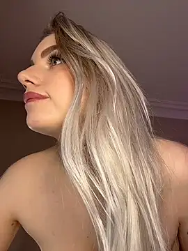 HugeBoobsAlice online show from May 14, 2026, 5:03 am