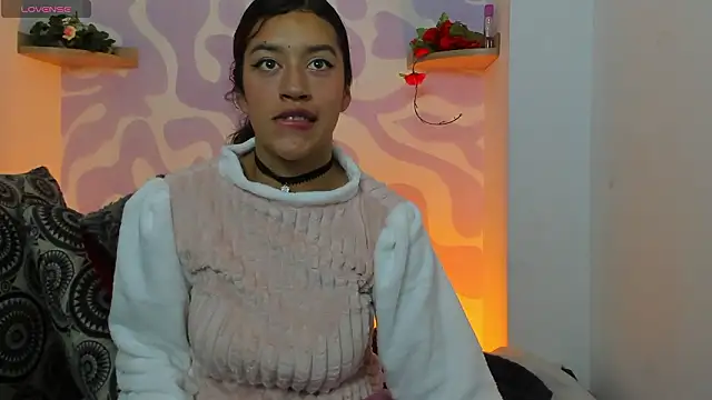 mia scarlett7 online show from February 3, 2026, 12:32 pm