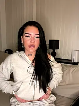 Snapshot of Gabbyys chatting on January 8, 2026, 8:11 pm Gabbyys online show from January 8, 2026, 8:11 pm