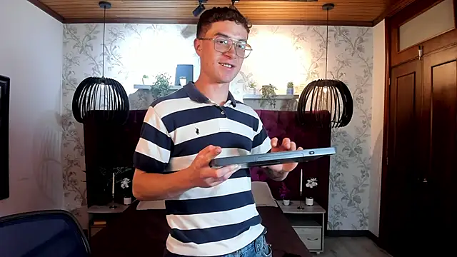Snapshot of Lil_James chatting on May 6, 2026, 8:14 pm Lil James online show from May 6, 2026, 8:14 pm