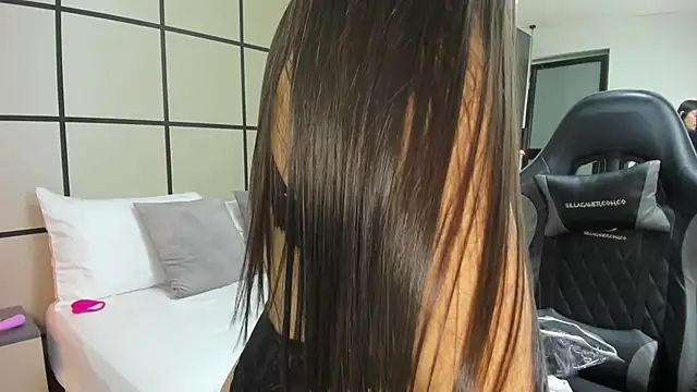 Snapshot of mia_collins96 chatting on October 28, 2025, 2:37 am mia collins96 online show from October 28, 2025, 2:37 am