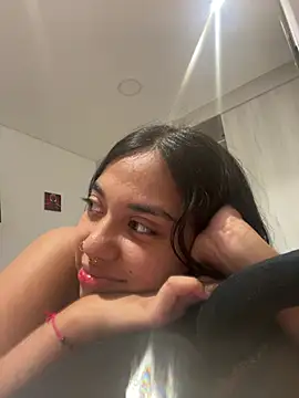 aly nicols online show from July 19, 2026, 5:33 am