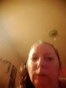 Snapshot of Mairi702 chatting on May 8, 2026, 10:20 am Mairi702 online show from May 8, 2026, 10:20 am