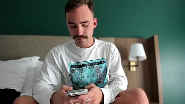 Snapshot of bobbyatx chatting on November 27, 2025, 9:17 pm bobbyatx online show from November 27, 2025, 9:17 pm