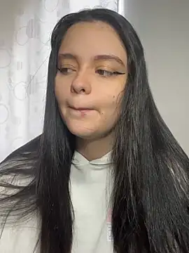 Selena Roa online show from March 27, 2026, 2:39 pm