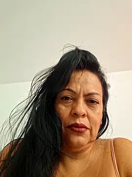 viviana-sexi online show from June 17, 2026, 1:01 pm