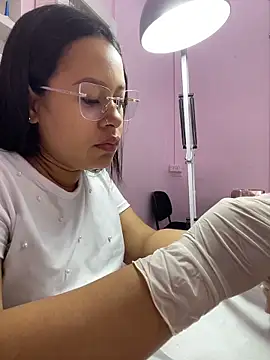 PaulaCruz01 online show from February 4, 2026, 8:47 pm