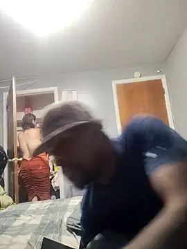 Snapshot of mrspowercouple93 chatting on November 7, 2025, 2:11 am mrspowercouple93 online show from November 7, 2025, 2:11 am