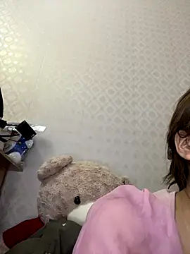 kitty-20x online show from December 15, 2025, 1:15 pm