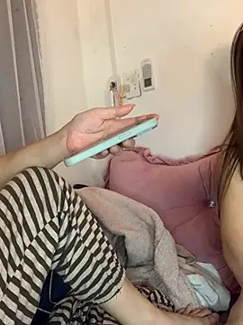 Snapshot of helo-kitty chatting on February 3, 2026, 2:44 pm helo-kitty online show from February 3, 2026, 2:44 pm