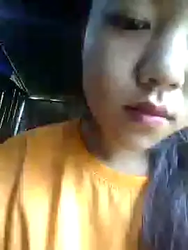 Quynhsumon online show from October 30, 2025, 1:29 am