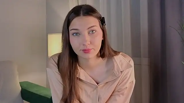 KateCahee online show from November 18, 2025, 1:00 am