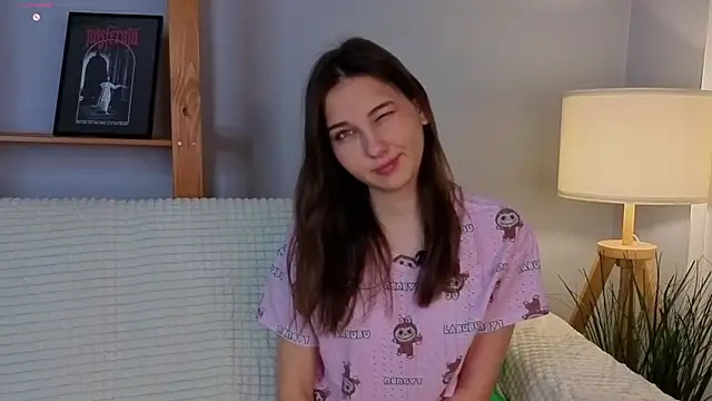 KateCahee online show from November 25, 2025, 1:05 am