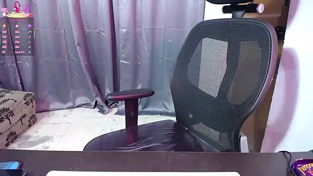 Snapshot of xNatasha chatting on October 31, 2025, 2:29 pm xNatasha online show from October 31, 2025, 2:29 pm