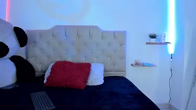 eimyy rouse online show from February 13, 2026, 8:49 pm