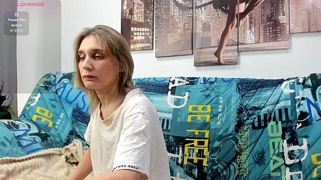 Tenderly Sophie online show from April 10, 2026, 1:33 am