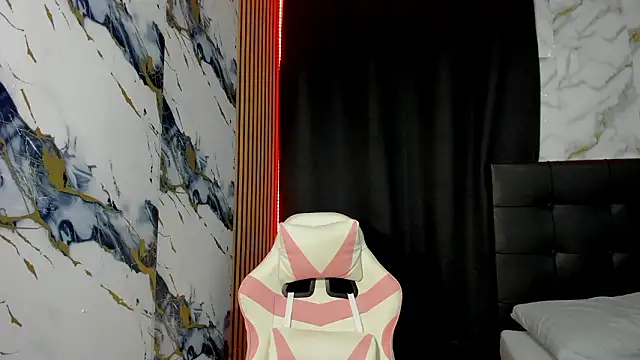 Scarlet DLuce online show from February 24, 2026, 8:56 am