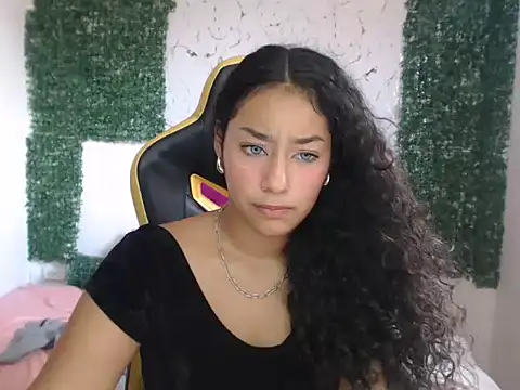 emily stars1 online show from November 20, 2025, 7:02 pm