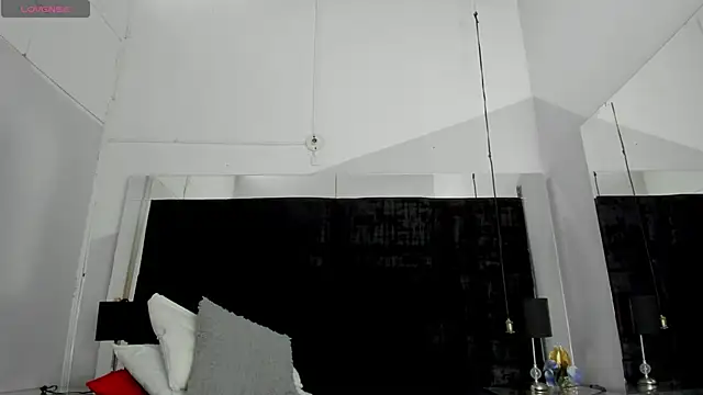 Snapshot of EmmadaSilva chatting on May 26, 2026, 7:10 pm EmmadaSilva online show from May 26, 2026, 7:10 pm