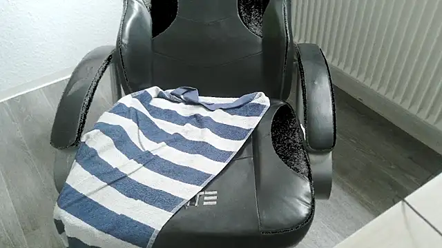 StephPra94 online show from June 14, 2026, 9:44 am