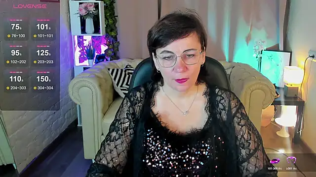 Snapshot of Demi_Mature chatting on November 3, 2025, 5:42 am Demi Mature online show from November 3, 2025, 5:42 am