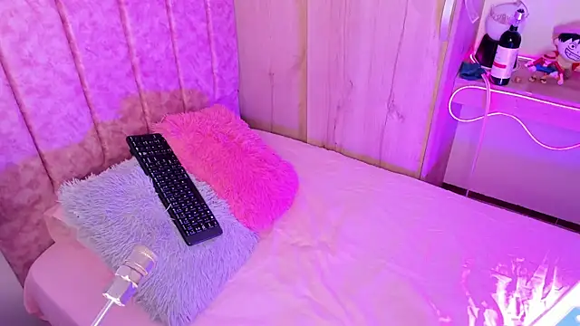 Snapshot of laana_foxx chatting on July 11, 2026, 11:50 pm laana foxx online show from July 11, 2026, 11:50 pm