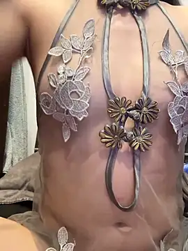 Snapshot of Emily-y chatting on April 25, 2026, 7:22 am Emily-y online show from April 25, 2026, 7:22 am