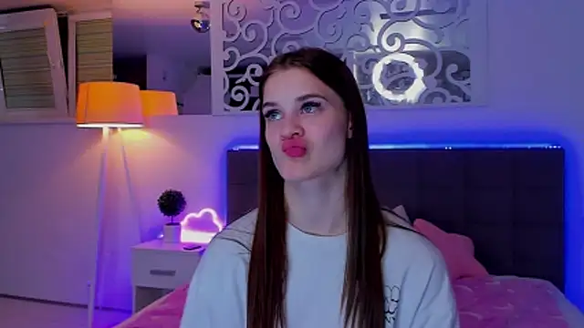 LuisaClover online show from March 29, 2026, 1:38 am