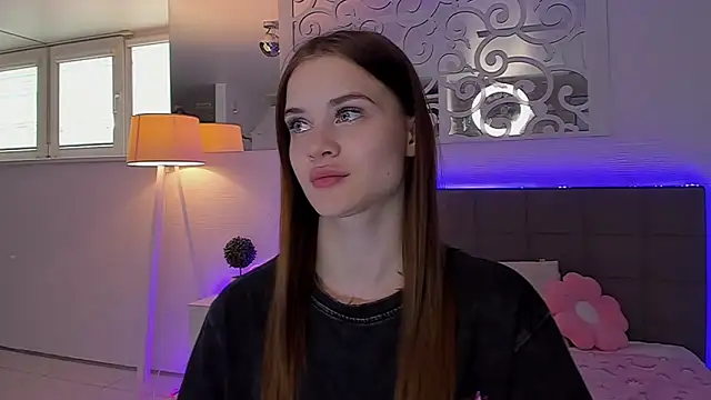 LuisaClover online show from May 11, 2026, 12:22 pm