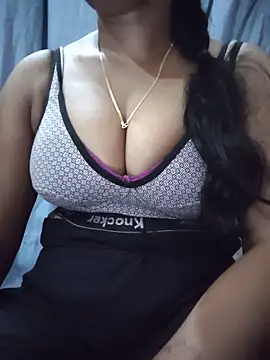 Ezabelljohn online show from June 4, 2026, 9:37 am